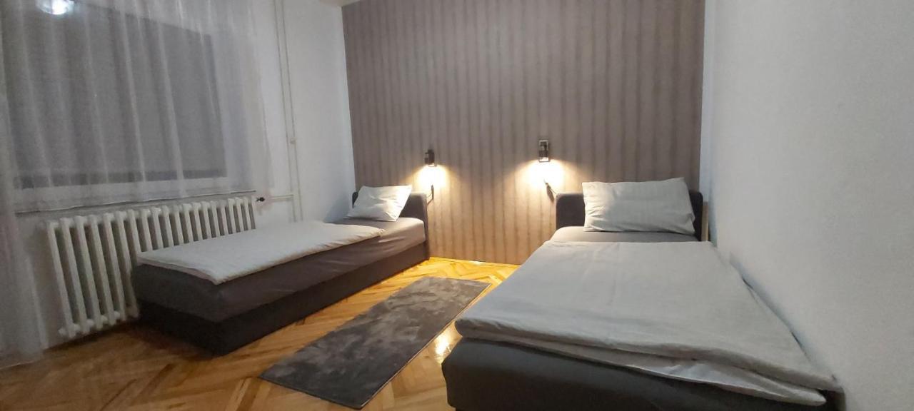 Apartman Excluziv ปรีเยดอร์ ภายนอก รูปภาพ