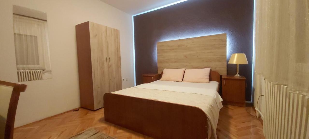 Apartman Excluziv ปรีเยดอร์ ภายนอก รูปภาพ