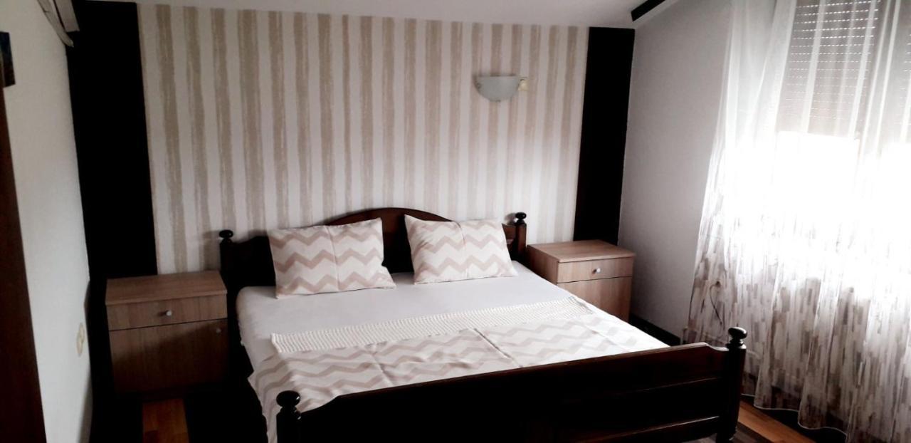 Apartman Excluziv ปรีเยดอร์ ภายนอก รูปภาพ